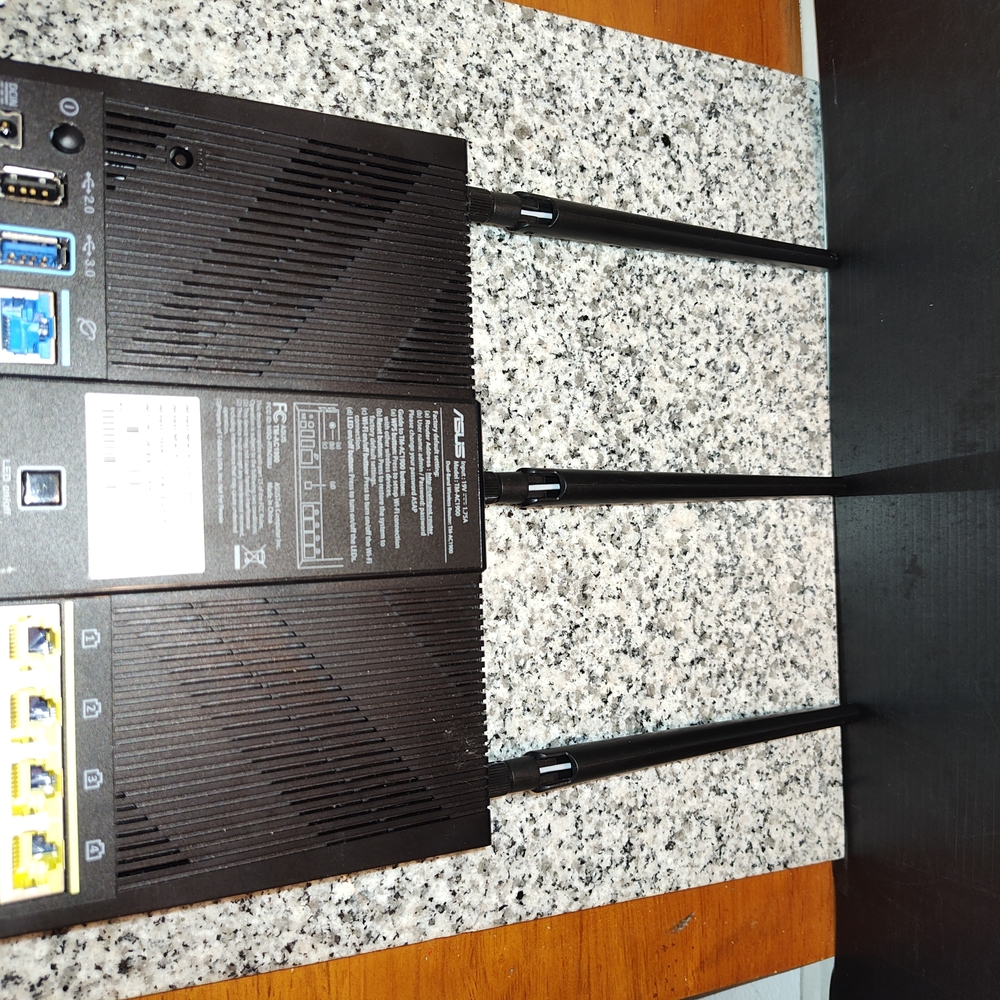 ASUS Black Wireless Router - Picture 6 of 8